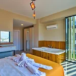 Villa 4 Bedroom - 9269