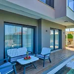 4 Bedroom - 9269