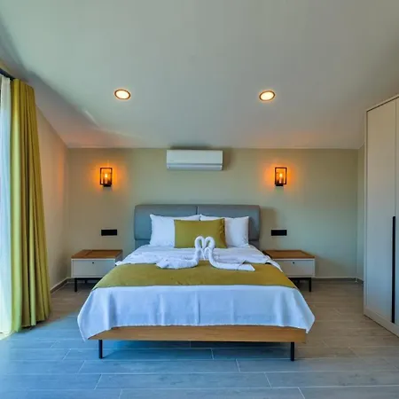 4 Bedroom - 9269 Villa