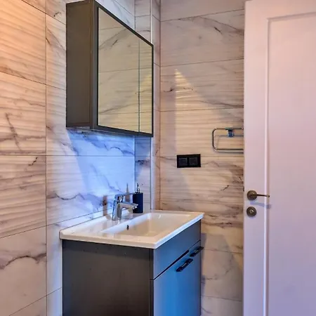 4 Bedroom - 9269