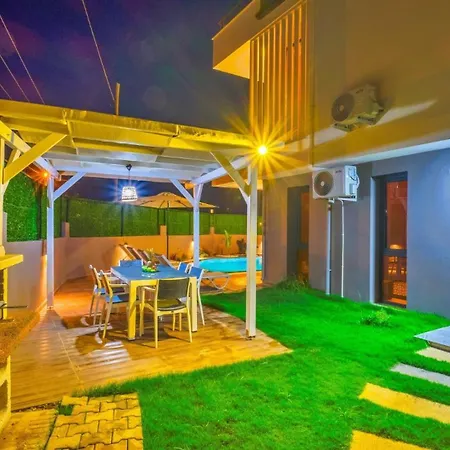 Villa 4 Bedroom - 9269 *