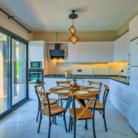 Βίλα 4 Bedroom - 9269 *
