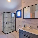 ヴィラ 4 Bedroom - 9269 フェティエ