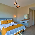 4 Bedroom - 9269 *